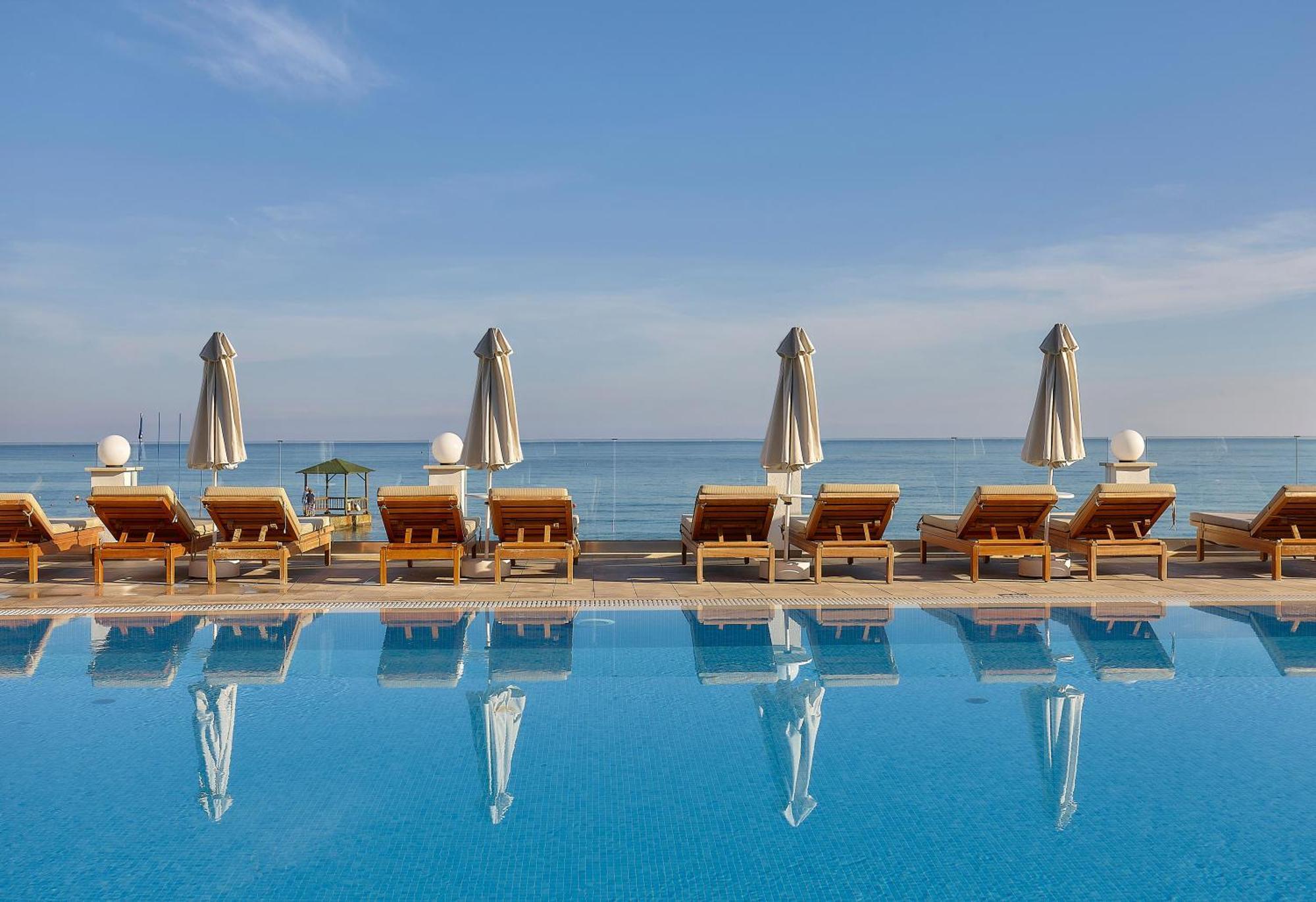 Alexander Beach Hotel & Village Resort Malia Dış mekan fotoğraf